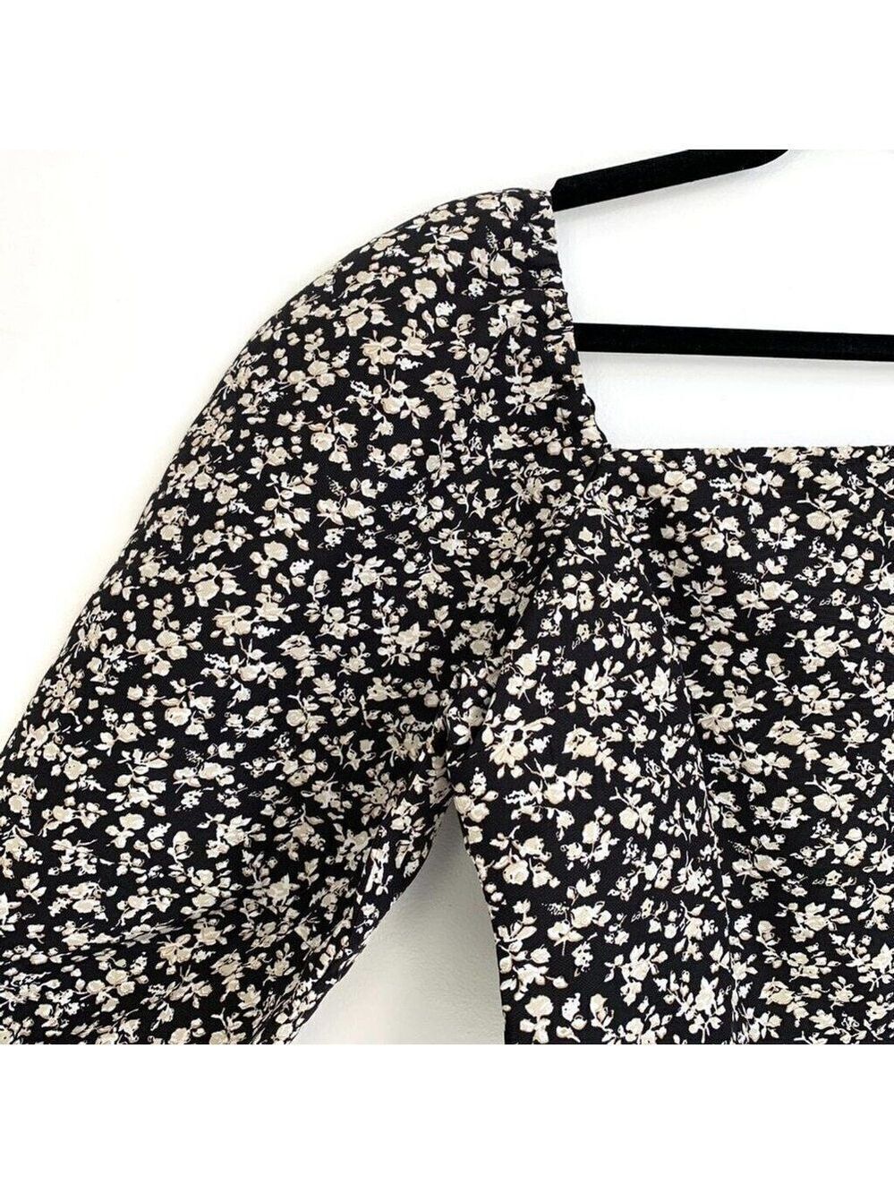 Levi's Dark Floral Cottagecore Top Puff Sleeve Square Neck Womens Large Black - Picture 4 of 12